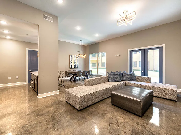 Lakeview Apartments — Photo 15