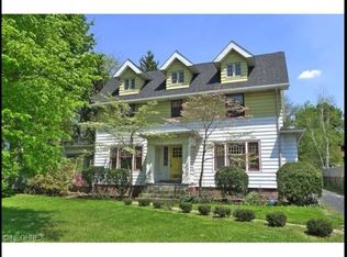 2637 Lee Rd, Cleveland Heights, OH 44118