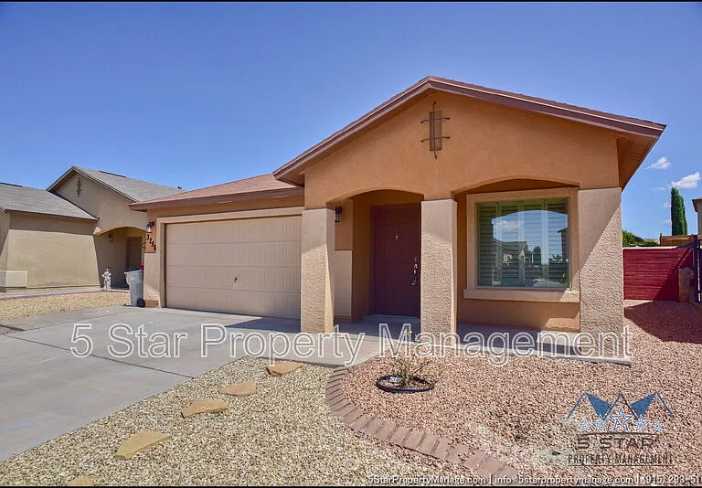 3286 Azteca Trl — Photo 1