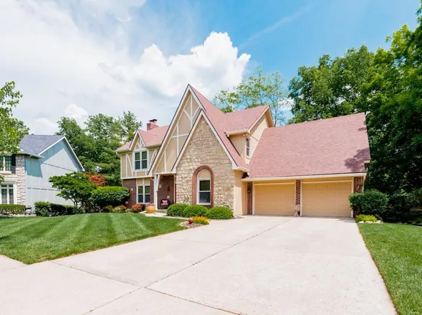 7709 N Lucerne Ct, Kansas City, MO 64151