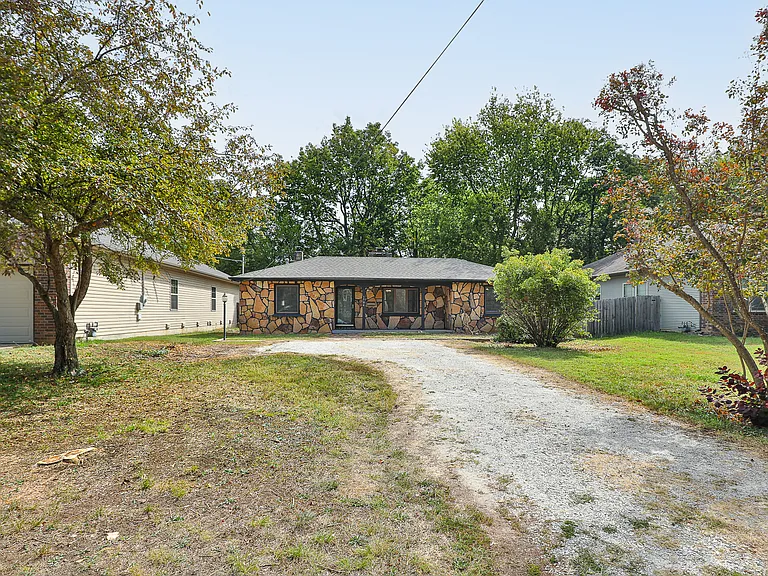 1504 S Rogers Ave — Photo 4