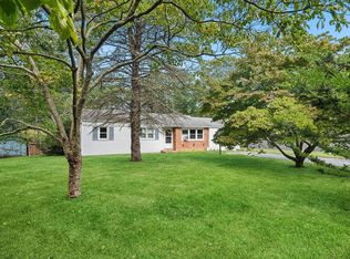 1609 Noyack Rd, Southampton, NY 11968