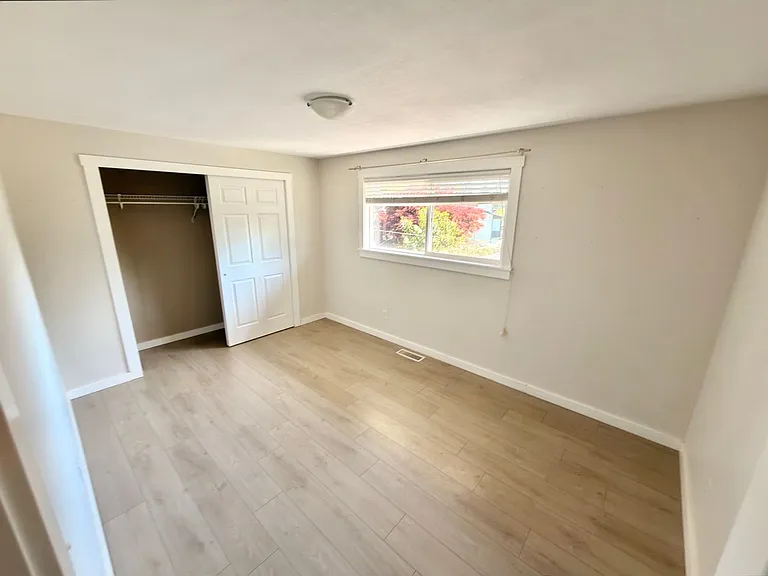 16915 NE 22nd Pl — Photo 15