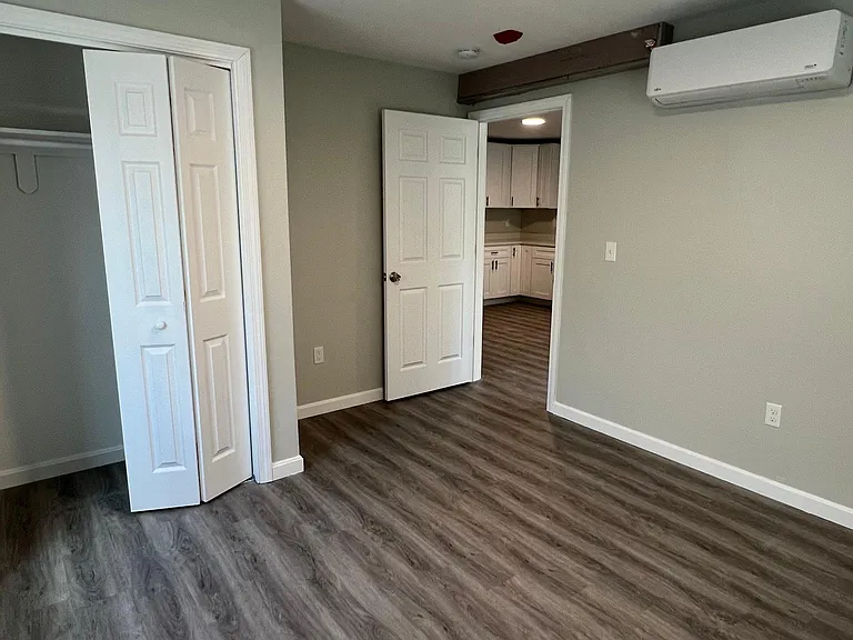 837 Broad St #2D — Photo 6