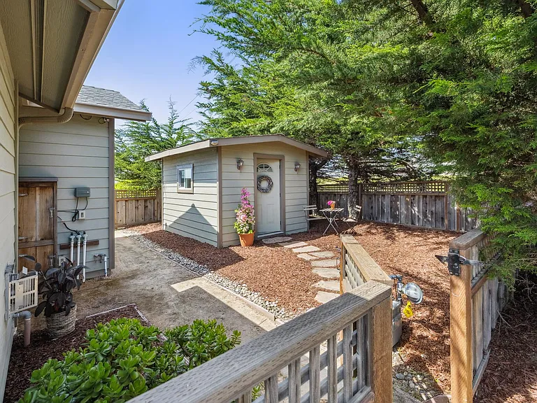 456 Grand Blvd — Photo 17