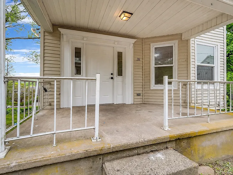 28 Rock St — Photo 2