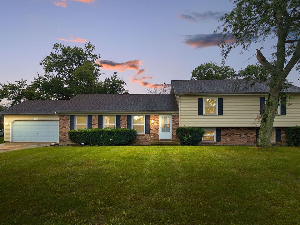 1st image of 944 Carol Ln