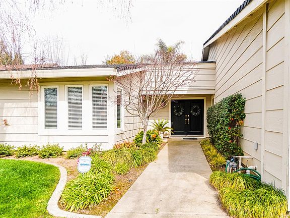 3rd image of 26 Cedro Cir