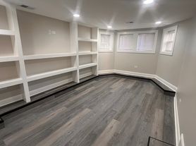 2935 N Fairfield Ave, Chicago, IL