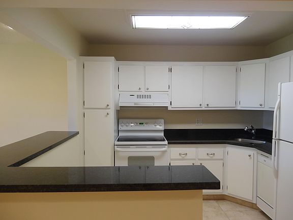 3rd image of 2315 Lowson Blvd APT B