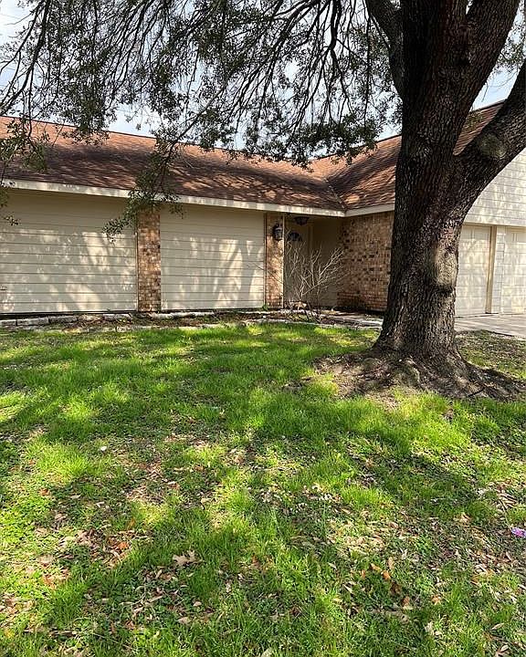2nd image of 3426 Edgecreek Dr