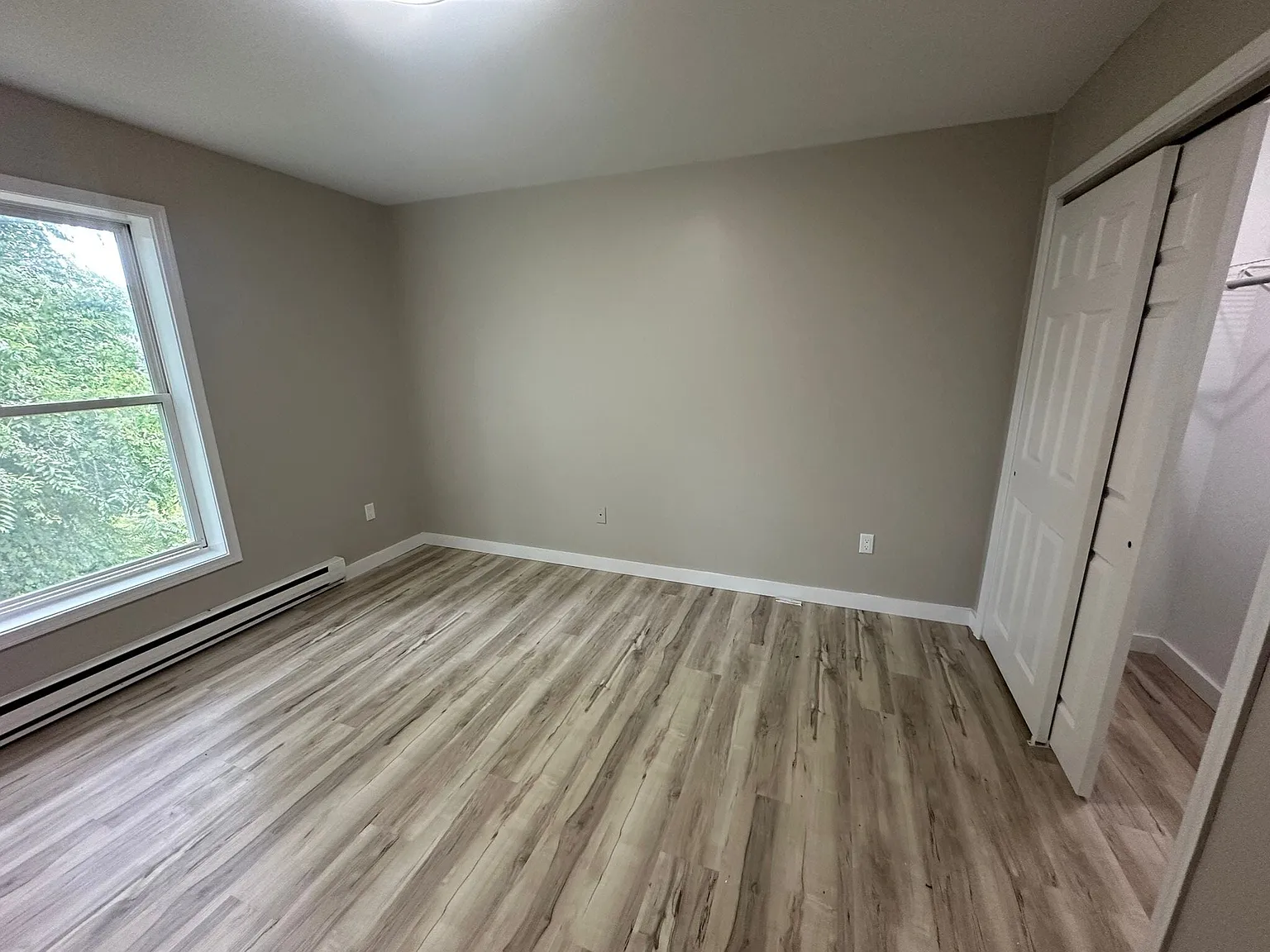 3 bed, 1200 sqft, $2,550 — Photo 2