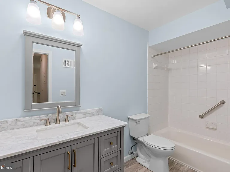 8110 Colony Point Rd #H — Photo 24