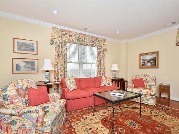 4th image of 111 Woodland Ave APT 702