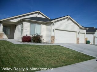 2588 Table Rock Dr, Carson City, NV 89706