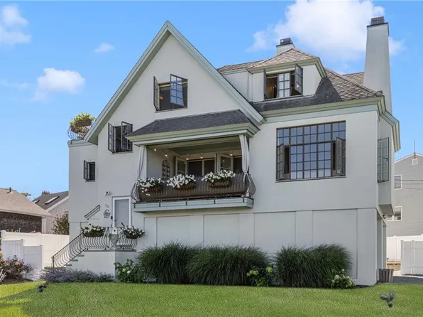 130 Common Fence Blvd, Portsmouth, RI 02871