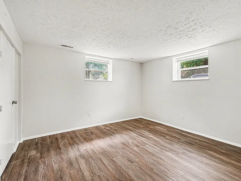 562 Glenwood Ave #1 — Photo 10