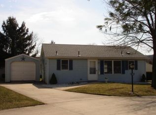 140 Juniper Ct, Pine Grove, PA 17963