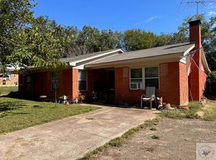 407 Daingerfield St, Naples, TX 75568