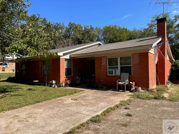 407 Daingerfield St, Naples, TX 75568