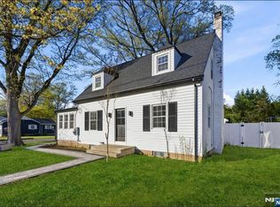 224 Godwin Ave, Wyckoff, NJ 07481