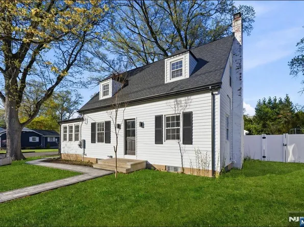 224 Godwin Ave, Wyckoff, NJ 07481