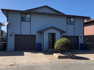 630 SW Fall St APT D, Newport, OR 97365