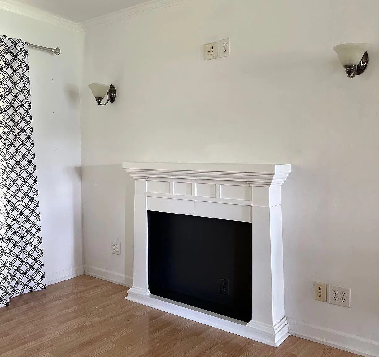 4071 Broadway — Photo 2