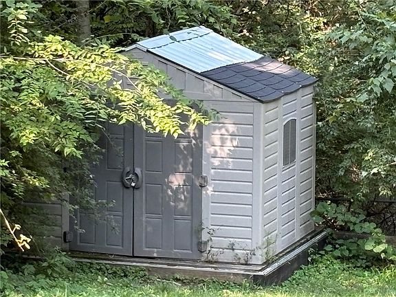 5th image of 8819 Evanston Way