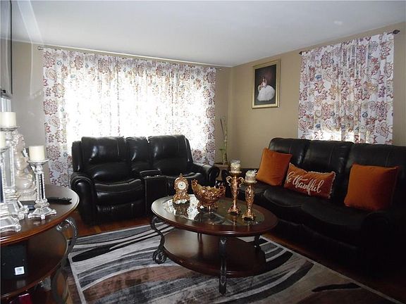 2nd image of 125 Hobson Ave