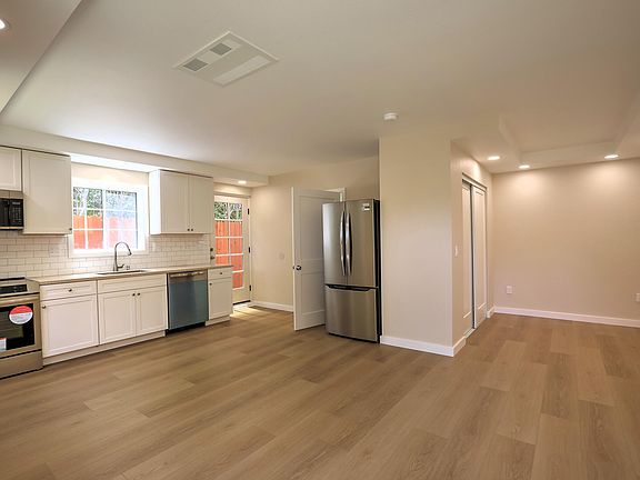 5th image of 221 W Alamar Ave #C