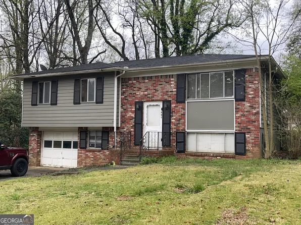 561 Santa Barbara Dr, Forest Park, GA 30297