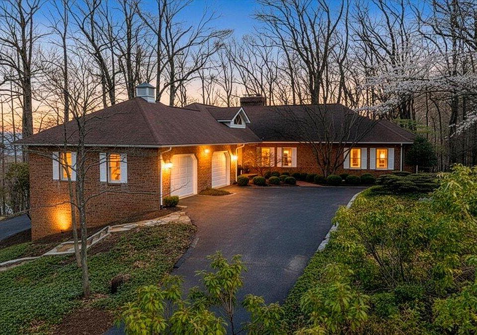 1st image of 6780 Hidden Woods Dr