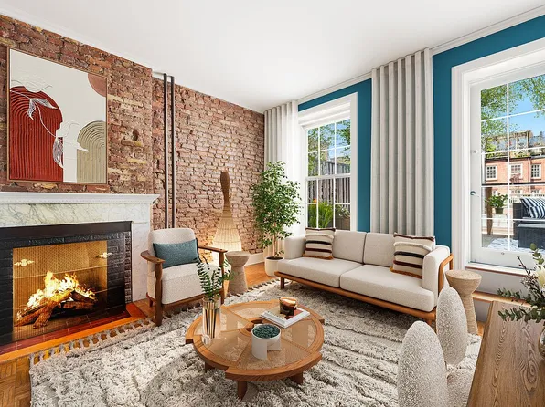 5 Charles St APT 3R, New York, NY 10014