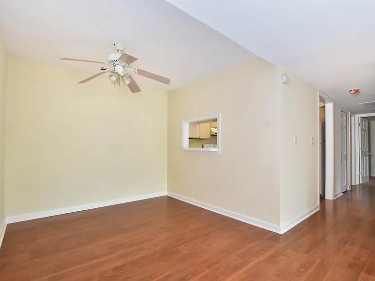404 Bainbridge Ct #A2 — Photo 8
