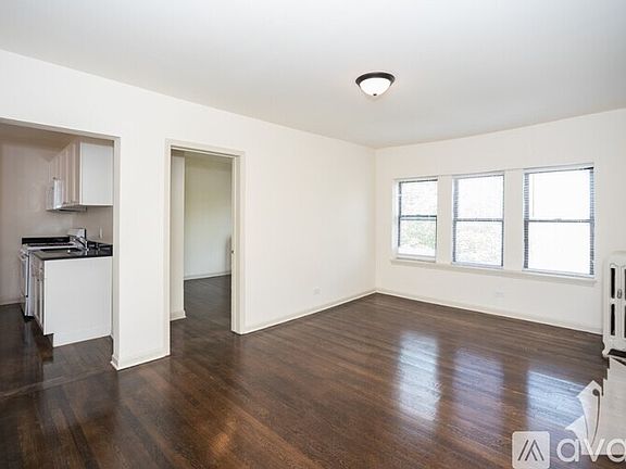 3rd image of 5736 N Winthrop Ave #48-302