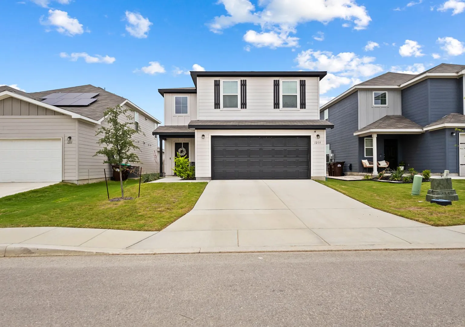 Charming Home Awaits: Spacious & in a Prime Location — Photo 1
