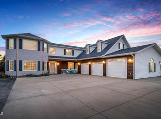 4310 Fernwood Dr, Bismarck, ND 58503