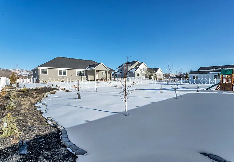693 Spruce Way — Photo 39