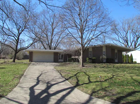 2718 Country Club Ter, Rockford, IL 61103