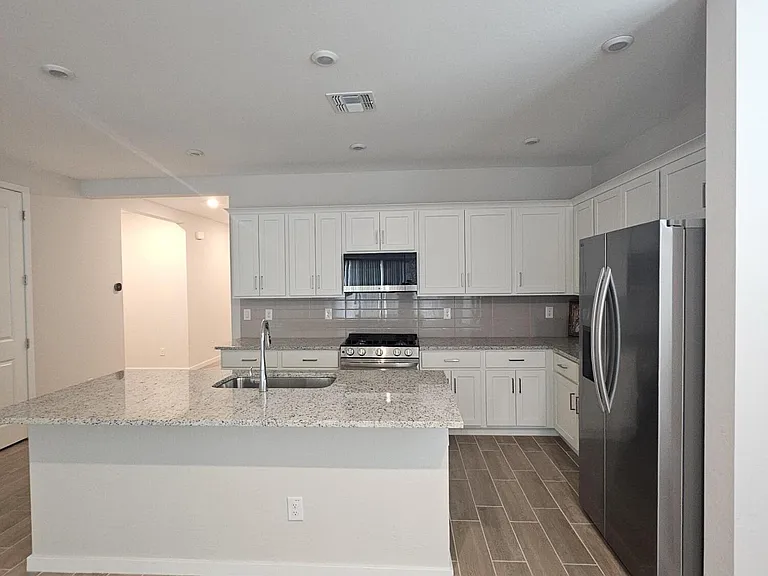 23011 W Potter Dr — Photo 14