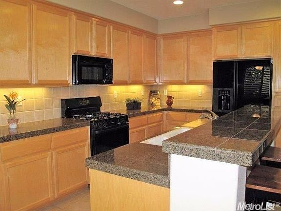 5th image of 300 Sutley Cir