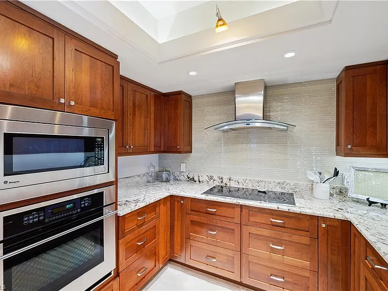 4021 Gulf Shore Blvd N #1804 — Photo 8