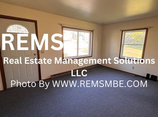 420 Lynn Ave, Baraboo, WI 53913