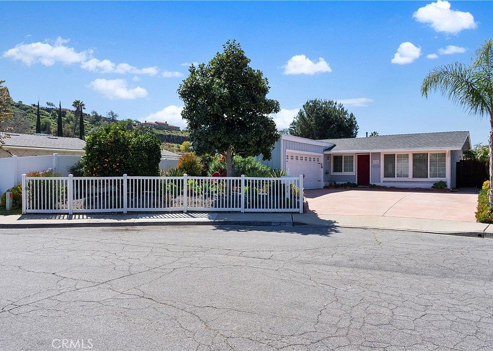 215 Hypoint Pl, Escondido, CA 92027 Zillow