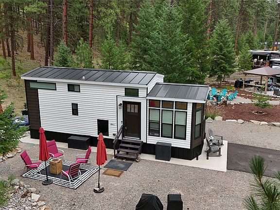 2nd image of 570 Shyrock Loop Dr
