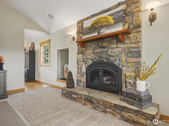 5th image of 3642 Ridgeview Boulevard