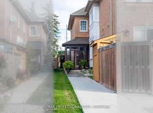 99 Desert Sand Dr, Brampton, ON L6R1V7