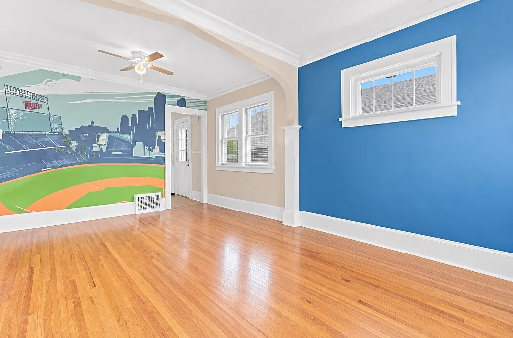1157 Charles Ave — Photo 3