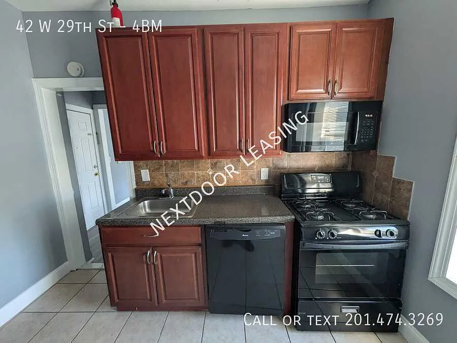 42 W 29th St — Photo 1